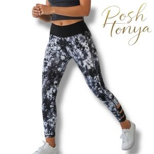 Torrid Tie Dye High Waist Leggings Black White Size 0 Strappy Leg Tights Active